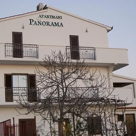 Panorama 2 *