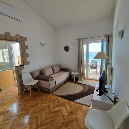 Apartment Panorama 2 *